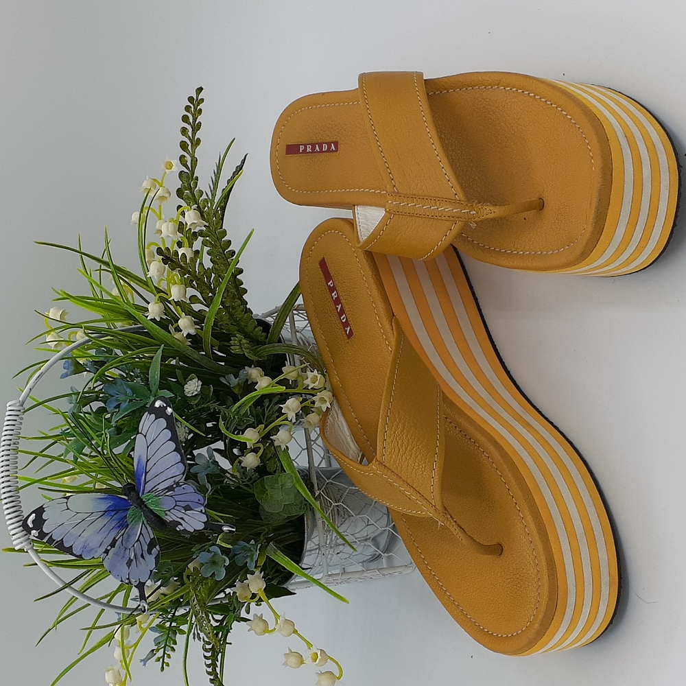 Prada vintage 2000s yellow and white platform flip flops size 39 US size 9 - Picture 2 of 13